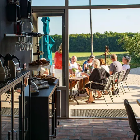 Vandenbeld Wines Bed & Breakfast